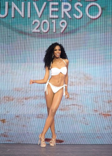 Clauvid Daly Miss Dominikany 2019
