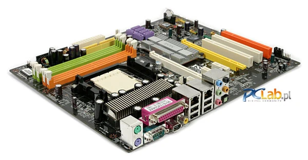 Socket AM2 - nowa podstawka procesorów AMD