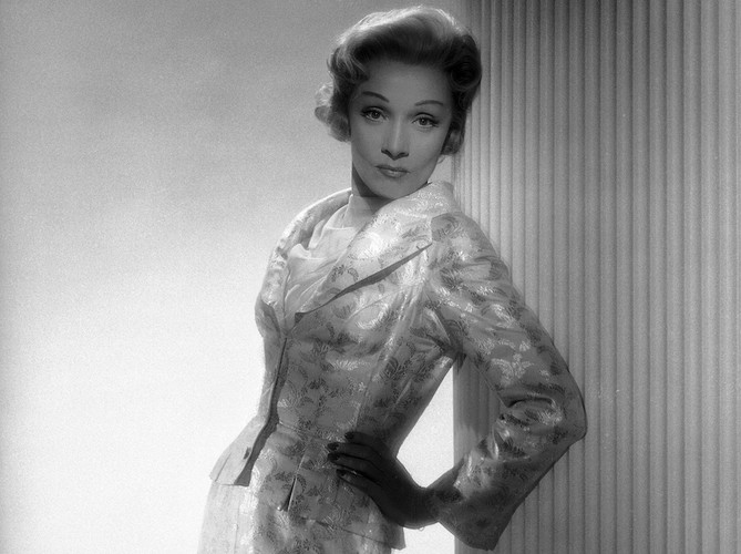 Marlena Dietrich (1957)