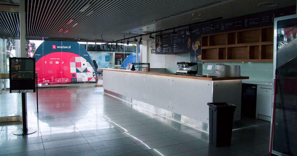 W terminalu na lotnisku praca wre!