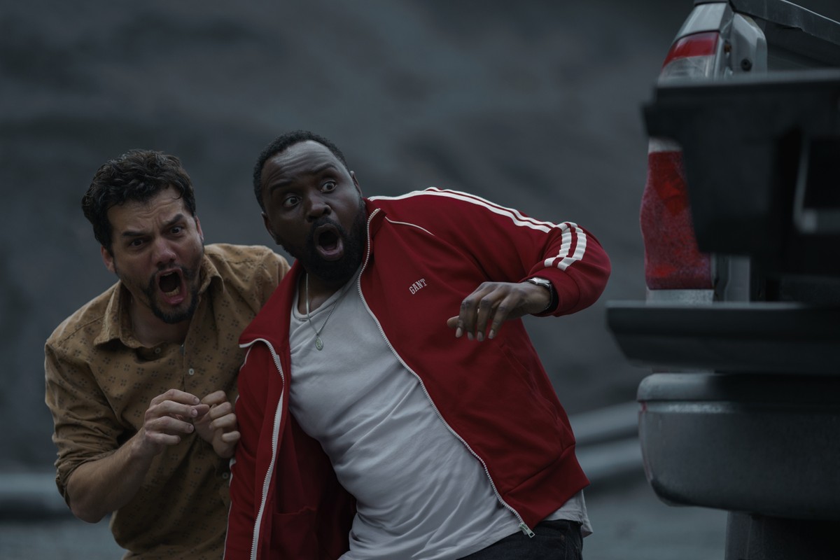 Wagner Moura i Brian Tyree Henry w czwartym odcinku serialu "Złodziej dragów"