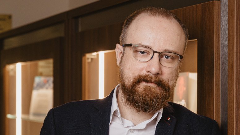 Dr hab. Konrad Pawłowski, kierownik zespołu bałkańskiego Instytutu Europy Środkowej oraz naukowiec Wydziału Politologii i Dziennikarstwa Uniwersytetu Marii Curie-Skłodowskiej w Lublinie