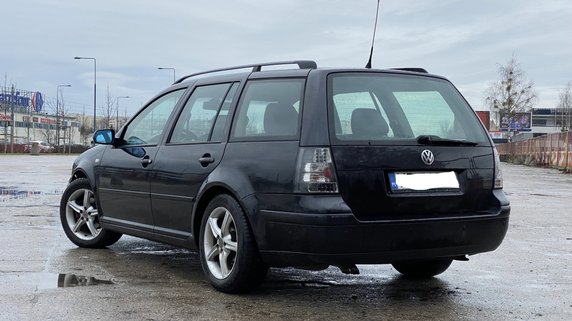 Chciał oszczędzić na zakupie używanego auta, na naprawy wydał ponad 20 tys. zł