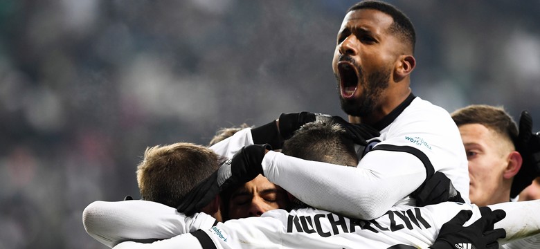 FIFA wypłaci polskim klubom premie za udział piłkarzy w mundialu. Najwięcej zarobi Legia Warszawa