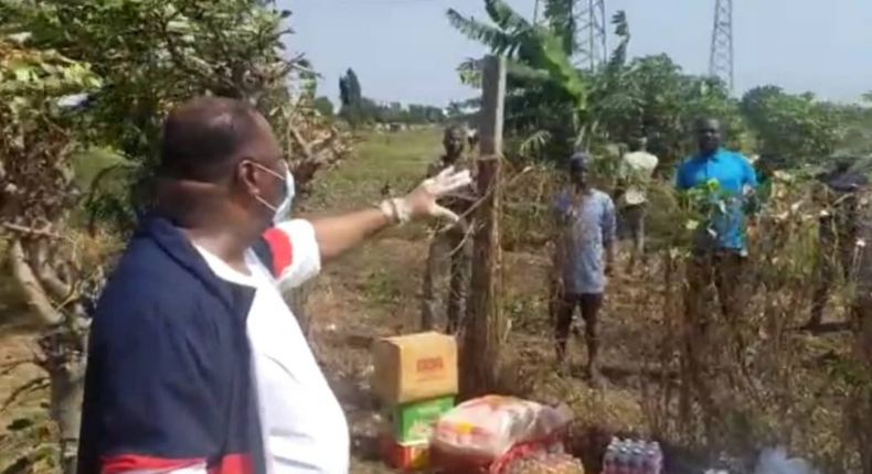 COVID-19 Lockdown: Duncan-Williams feeds farmers in his neighbourhood