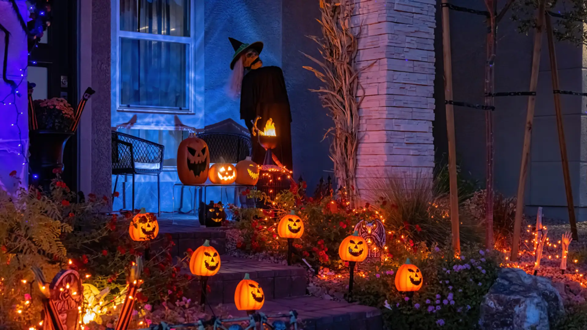 Halloween. Od celtyckiego święta Samhain do amerykańskiej nocy duchów, figli i słodyczy