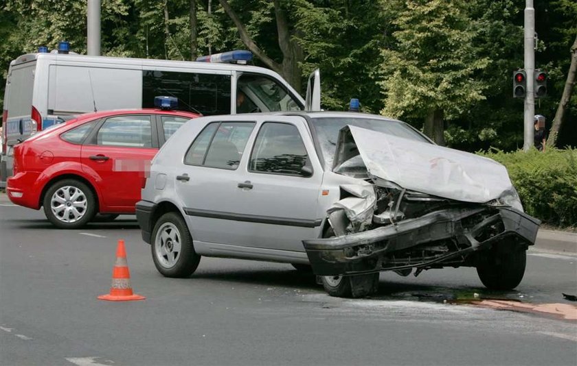 Tragiczny wypadek karetki. 2 osoby nie żyją