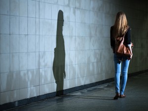 Minden nőnek jár az éjszakai biztonság: mostantól még többet segíthet a Hazakísérő Telefon Alapítvány