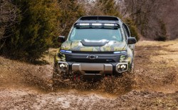 Podkraść się i uderzyć znienacka. Zbudowali niezwykły pojazd wojskowy i testują go na poligonie