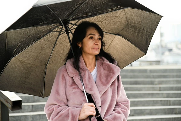 "Muž i ja smo GASTARBAJTERI, 13 godina u braku. KREVET NE DELIMO, non-stop se svađamo, pivo mu je najbolje društvo, a mene krivi za sve. Sad hoće da se iseli i OČAJNA SAM - kako da DECA ŽIVE BEZ OCA"