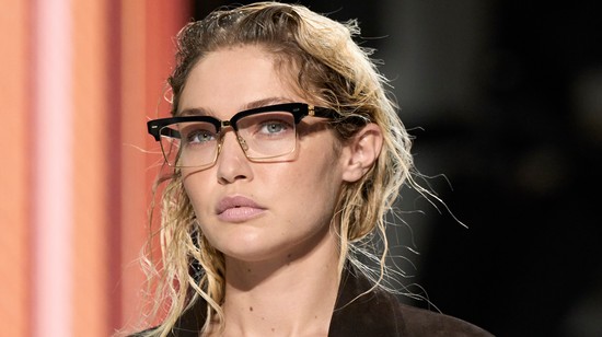 Tényleg előnyt élveznek azok a nők, akik sminkelnek? A tudomány szerint határozottan