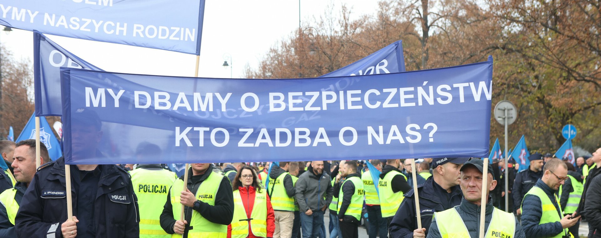 Służby mundurowe przeprowadziły demonstrację 9 listopada 2022 r. Domagają się podwyżki uposażeń