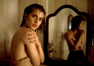 "Terao me je da se skidam pred kamerama sa 13 godina": Nastasja Kinski preživela pakao zbog oca