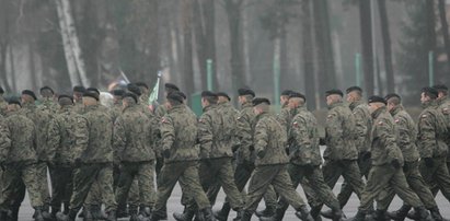 Tajne dane o odejściu oficerów z armii były dostępne w internecie?