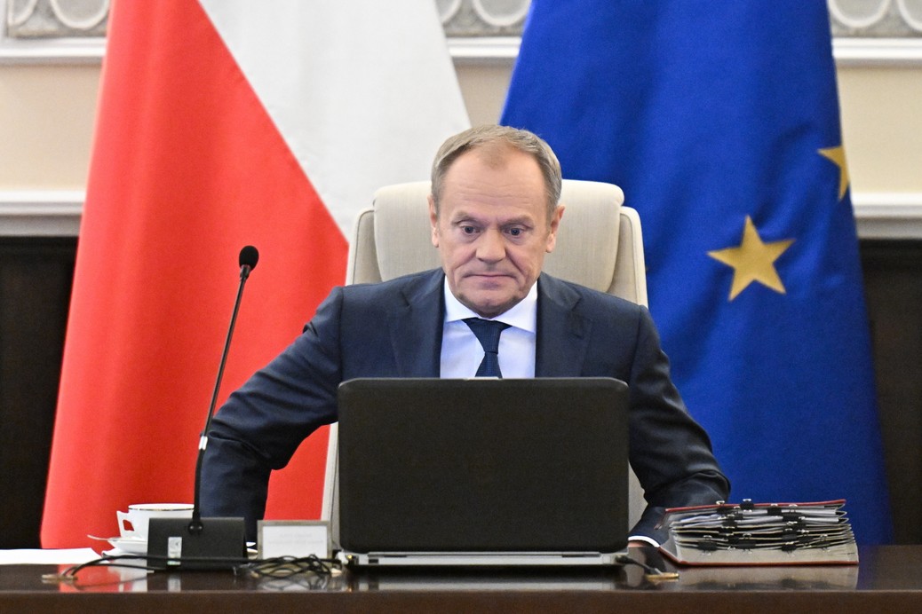 Premier Donald Tusk podczas posiedzenia rządu w siedzibie KPRM.