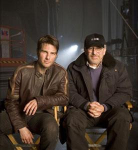Steven Spielberg i Tom Cruise na planie filmu &quot;Wojna światów&quot;