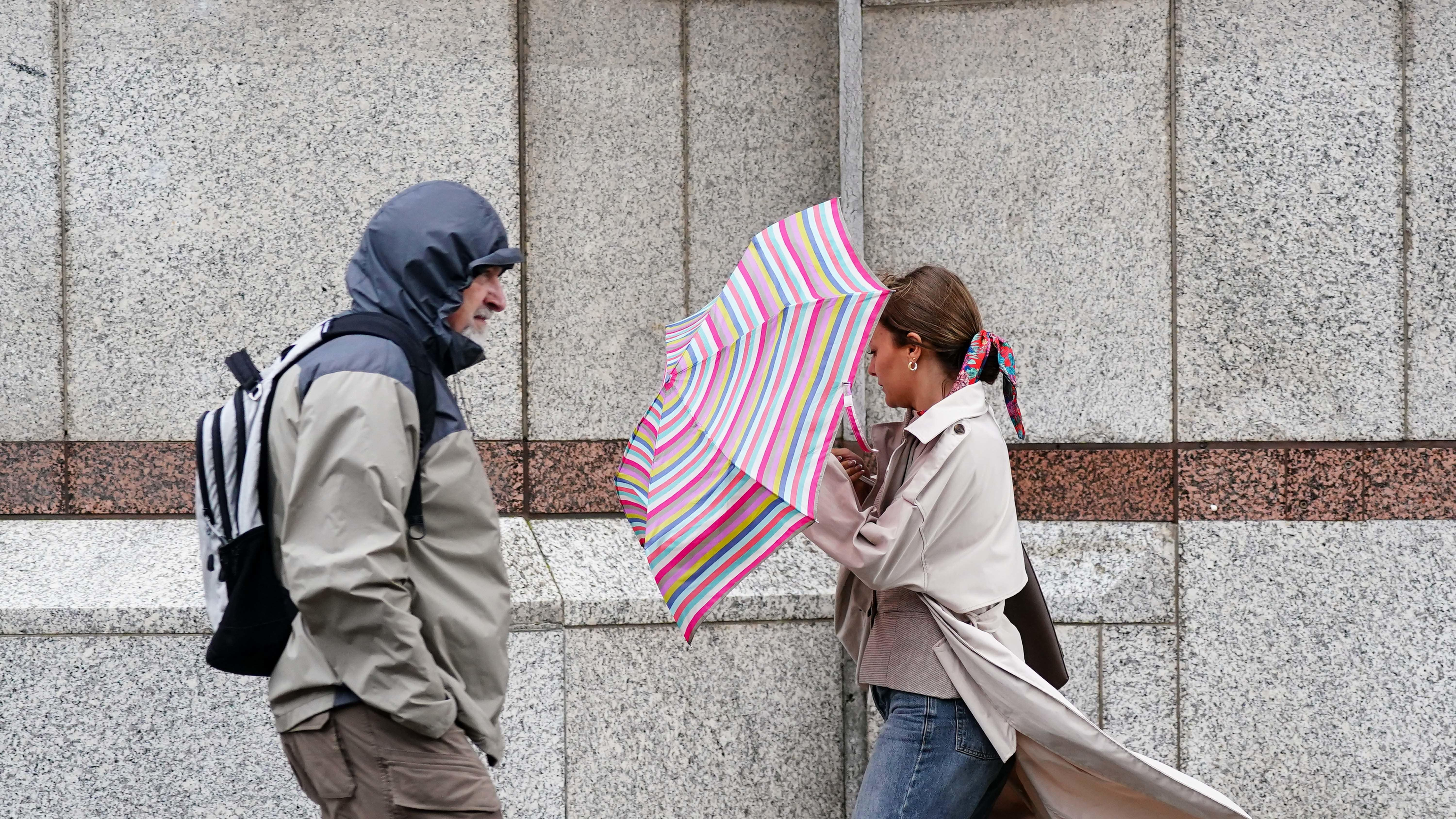75mph winds batter Britain as flood alerts surge past 60
