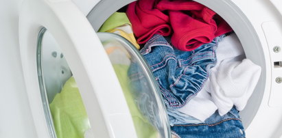 Robisz pranie w ten sposób? Niszczysz ubrania
