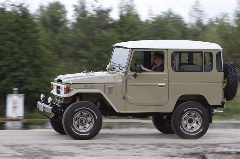 Land Cruiser BJ42