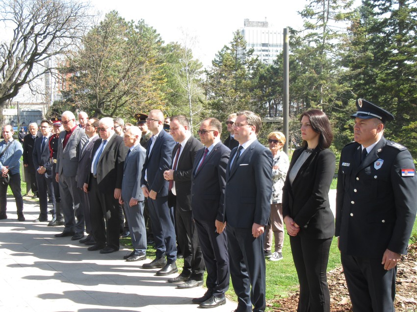 Položeni venci na spomen-obeležje u Tašmajdanskom parku