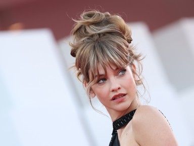 Palvin Barbara lélegzetelállító ruhában hódított Giorgio Armani bemutatóján