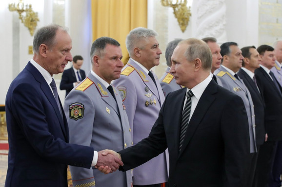 POČINJE IGRA PRESTOLA U KREMLJU Oni se bore za vlast: Moćni "antiamerički ratnik", Putinov najbolji prijatelj, premijer hedonista i najmlađi šef Vlade