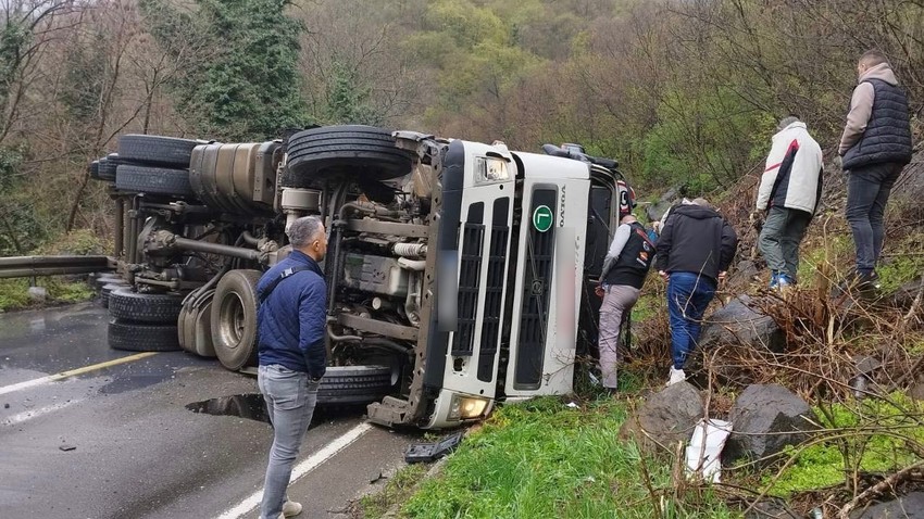 Prevrnut šleper/Ilustracija