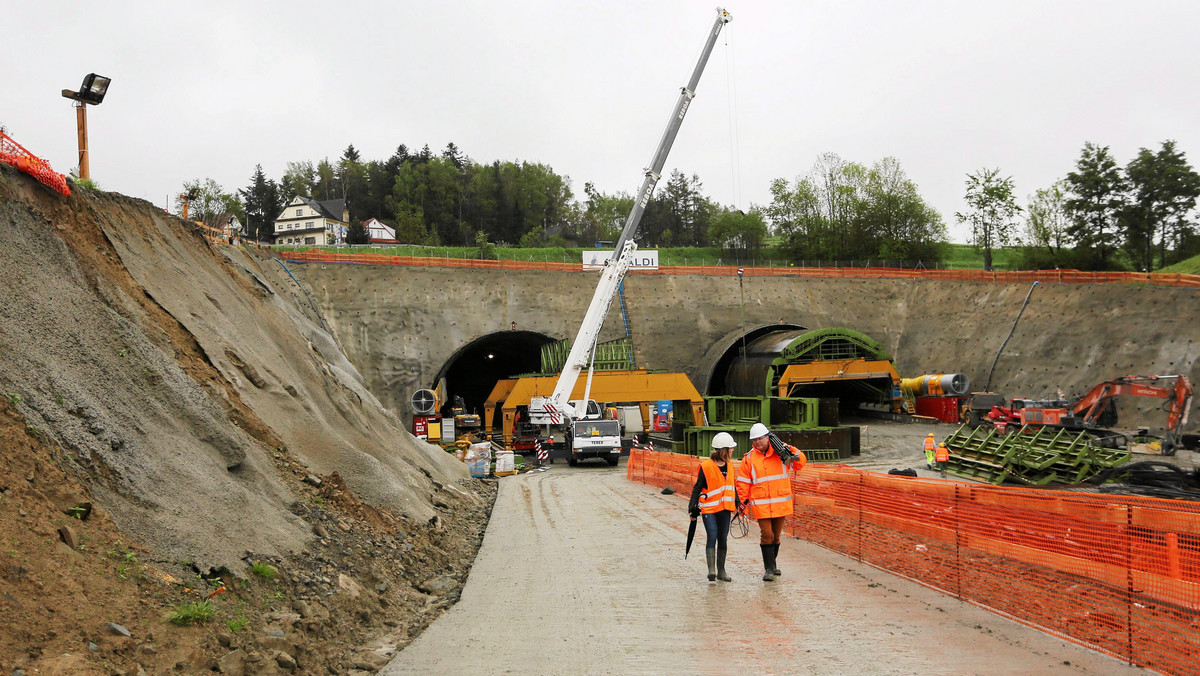 Podziemny tunel ma już 100 metrów