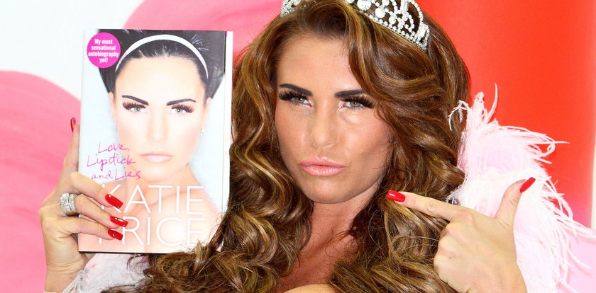 Katie Price promuje książkę piersiami