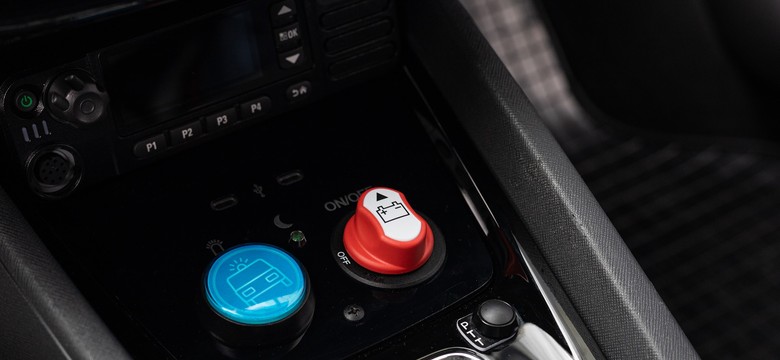Skoda wygrała wielki przetarg policji. Oto NOWE radiowozy ze skrzynią jak w Porsche
