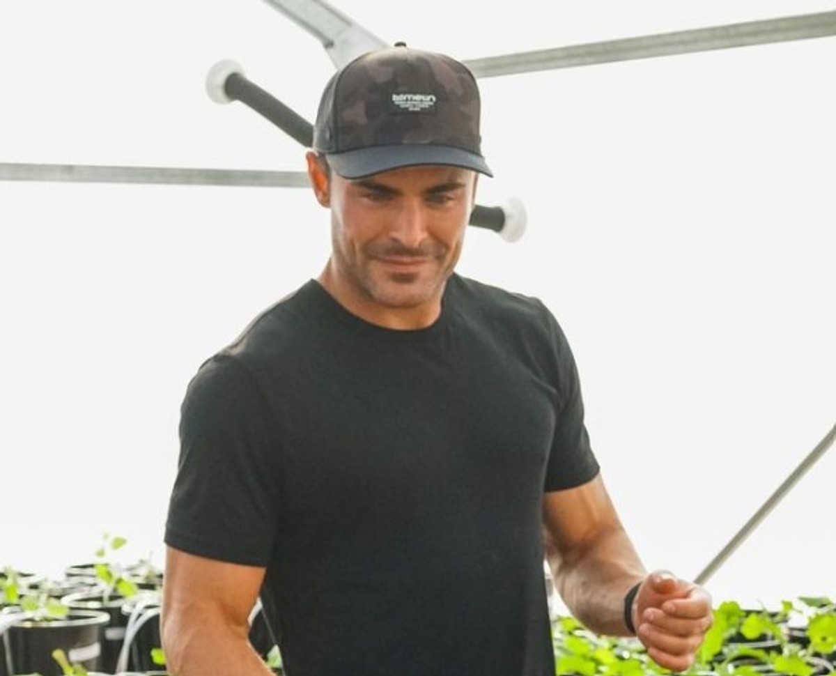 Zac Efron mógłby zagrać w biografii Matthew Perry'ego
