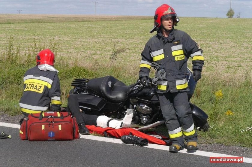 Motocykliści jechali na wesele. W kolumnę uderzyło auto!