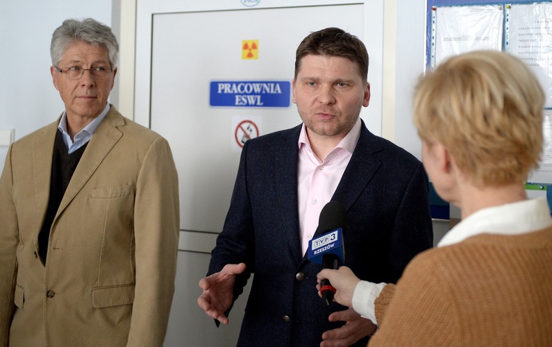 ROZBIJANIE KAMIENI NERKOWYCH METODĄ ESWL