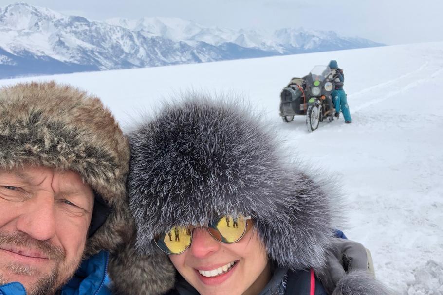 Beata i Paweł Badzyńscy pięć lat temu przejechali na motorze przez zamarznięte najgłębsze jezioro świata Bajkał na Syberii