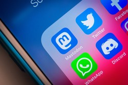 Finfluencing a rozwój kompetencji finansowych, czyli o (nie)bezpieczeństwie finansów w mediach społecznościowych