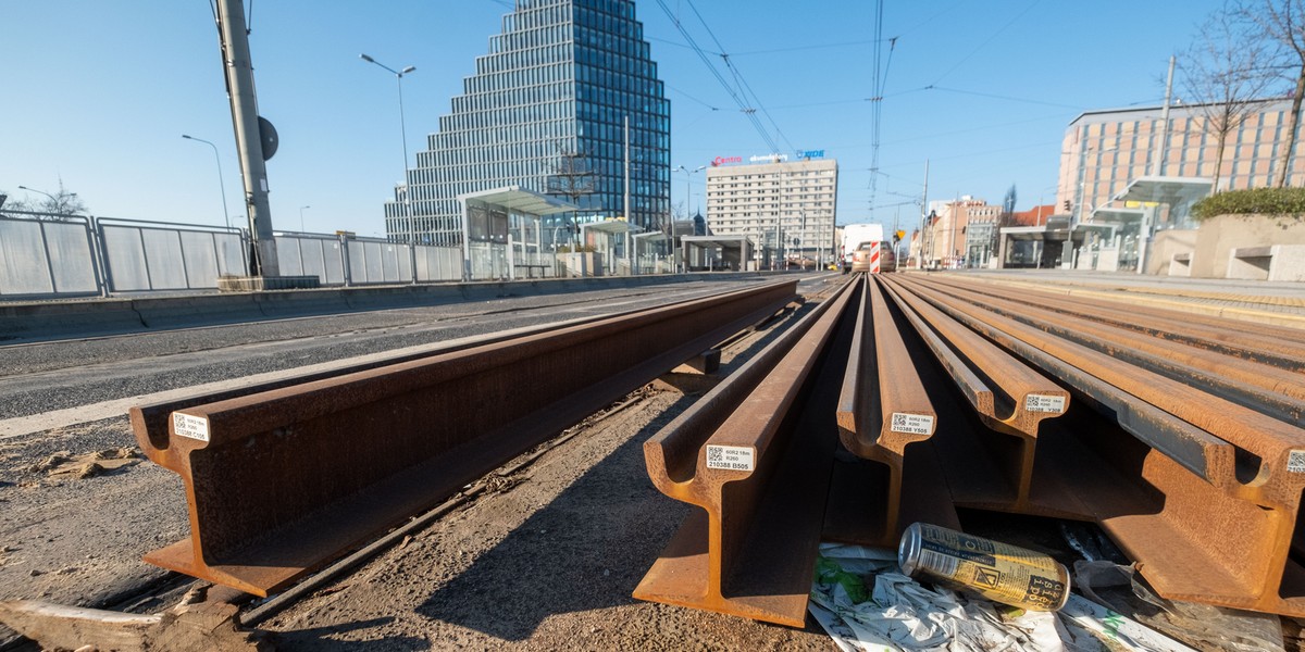 Tramwaje pojadą ul. Św. Marcin dopiero w połowie roku. 