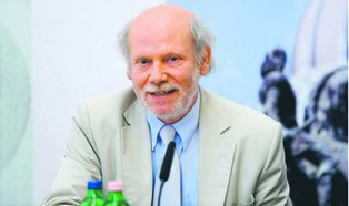 Węgierski ekonomista do Polaków: Nie podążajcie drogą Orbana. To zły pomysł