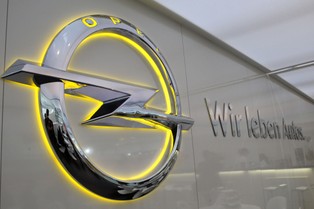 Gliwicki Opel zwalnia ze starej fabryki, ale będzie zatrudniać w nowej