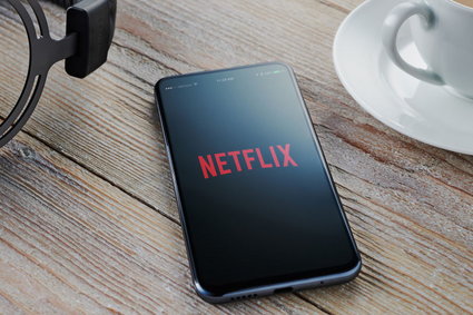 Oszacowano, ile Netflix traci na dzieleniu kont przez użytkowników