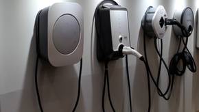 Beliebte Wallboxen mit 22kW ab 600 Euro im Vergleich: Flott in der Garage laden
