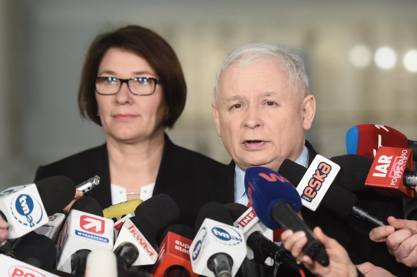 Orban zadał mu cios w plecy. Kaczyński odpowiada