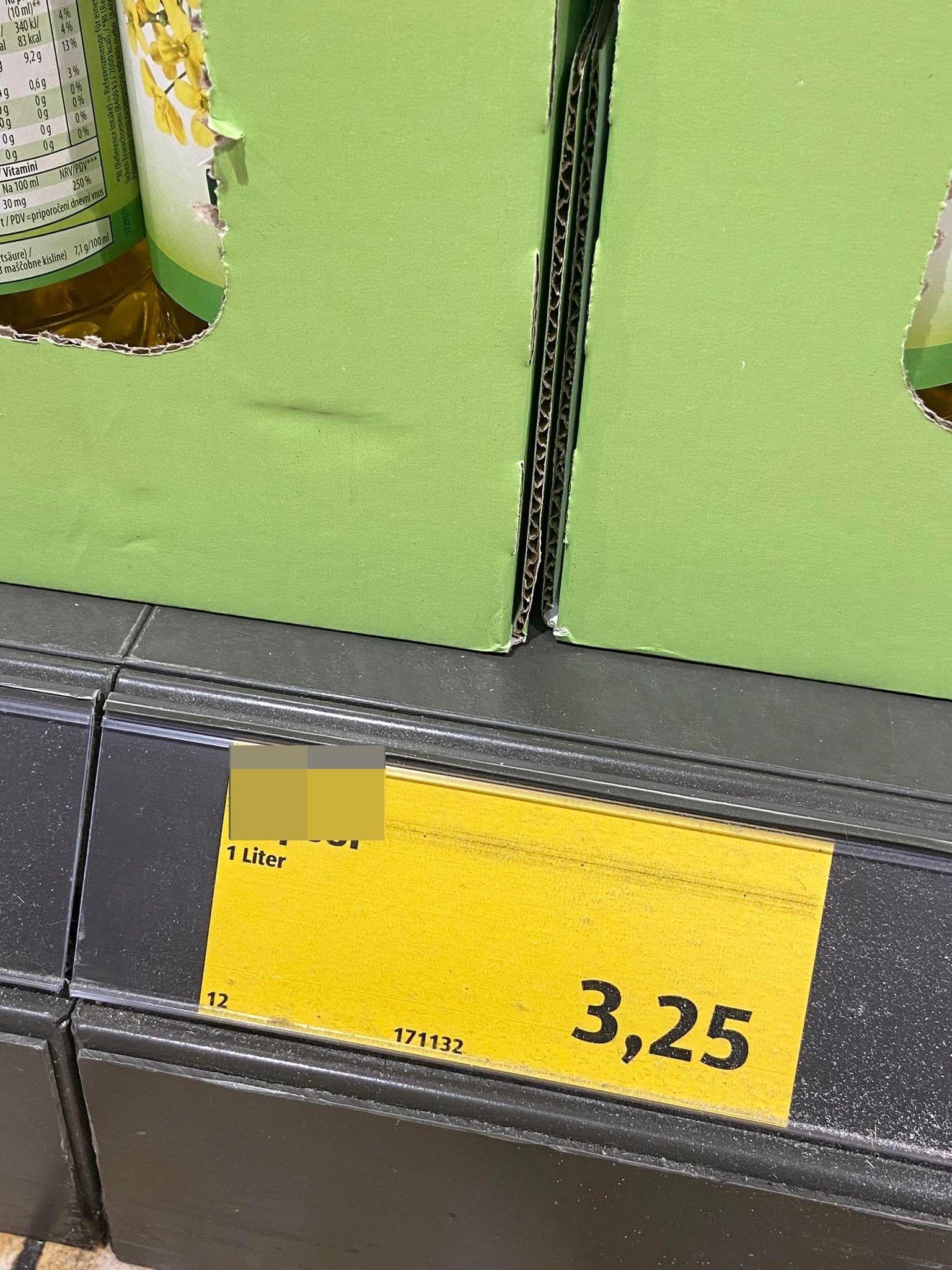 Čitateľka nafotila ceny litra repkového oleja.