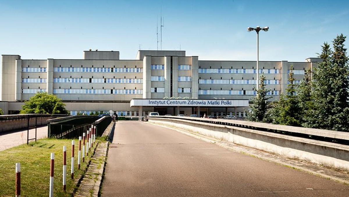 Część lekarzy z Instytutu Centrum Zdrowia Matki Polki, którzy solidarnie, w ramach ogólnopolskiego protestu wypowiedzieli klauzule opt-out poskarżyło się do Okręgowej Izby Lekarskiej na siedmiu swoich kolegów. Zarzucają im, że chcieli rozbić jedność środowiska, i że wywierali naciski na innych, by także klauzul nie wypowiadali - a tym samym, brali tyle dyżurów, ile nakaże dyrekcja. Komisja Etyki OIL sprawą zajmie się jutro.