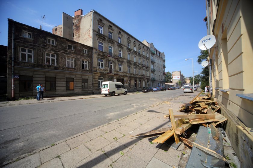 Komin wpadł do domu - lokatorzy wciąż bez mieszkań 