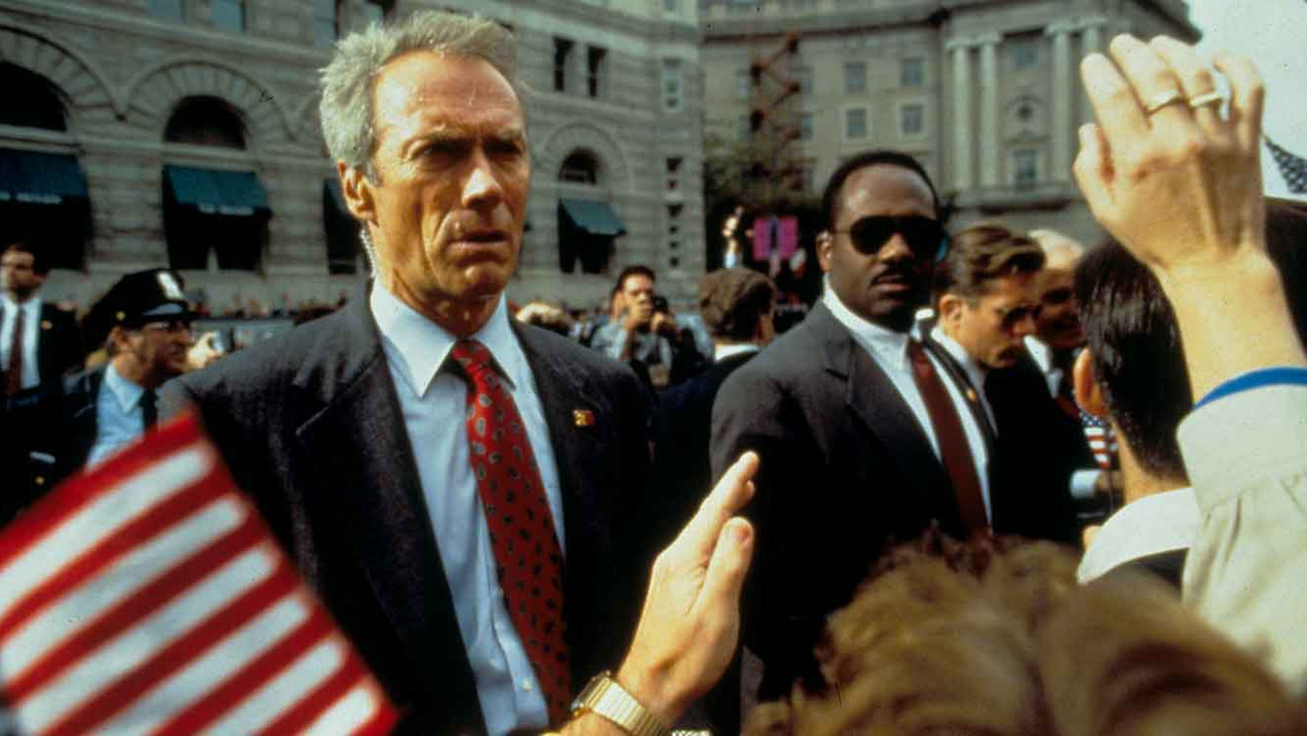 "Na linii ognia" ("In the Line of Fire"), reżyseria: Wolfgang Petersen. Obsada: Clint Eastwood, John Malkovich, Rene Russo, Dylan McDermott, Gary Cole. USA 1993.