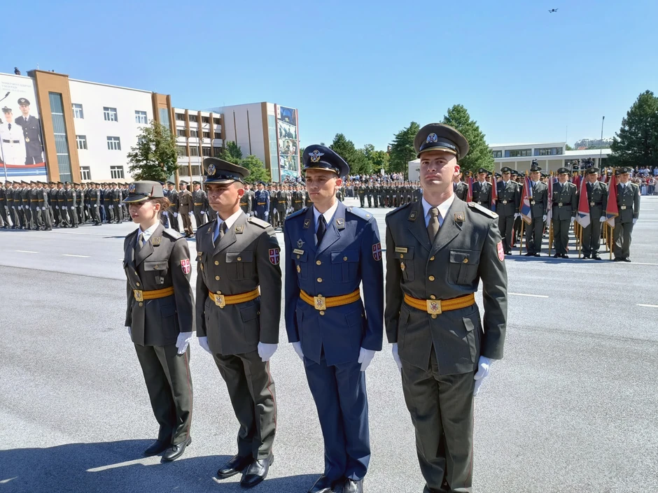 Promocija najmlađih oficira Vojske Srbije u kasarni "General Jovan Mišković" na Banjici.