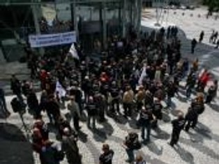 W co gra PiS ze związkami? Nowa władza chce zatrzymać falę protestów