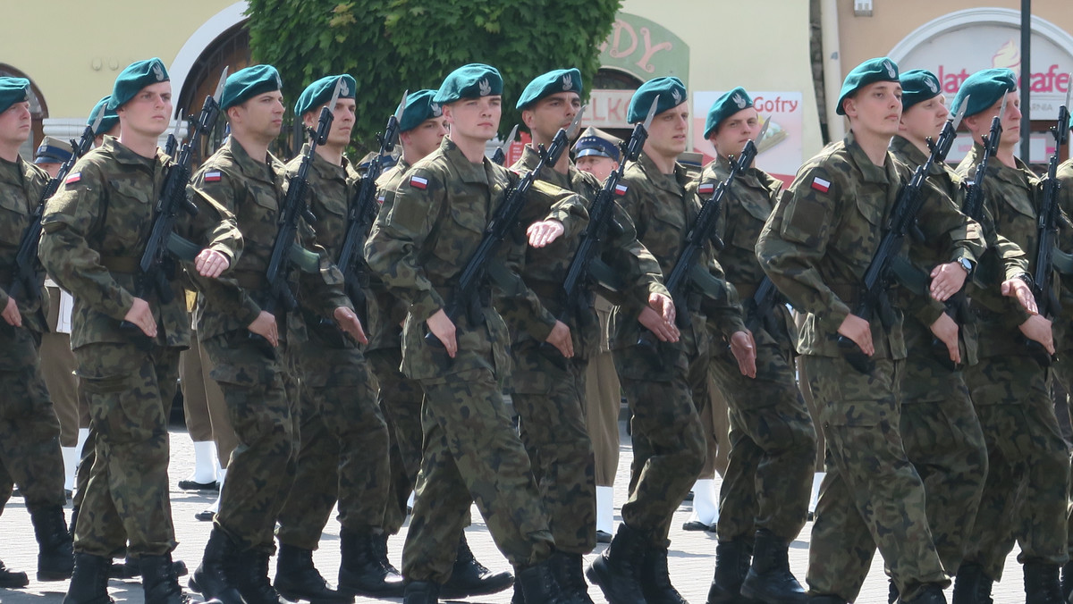 Wczoraj w Rzeszowie odbyło się uroczyste pożegnanie dotychczasowego zastępcy dowódcy 3. Podkarpackiej Brygady Obrony Terytorialnej płk. Artura Barańskiego. W najbliższy poniedziałek obejmie on stanowisko dowódcy 10. Świętokrzyskiej Brygady WOT.