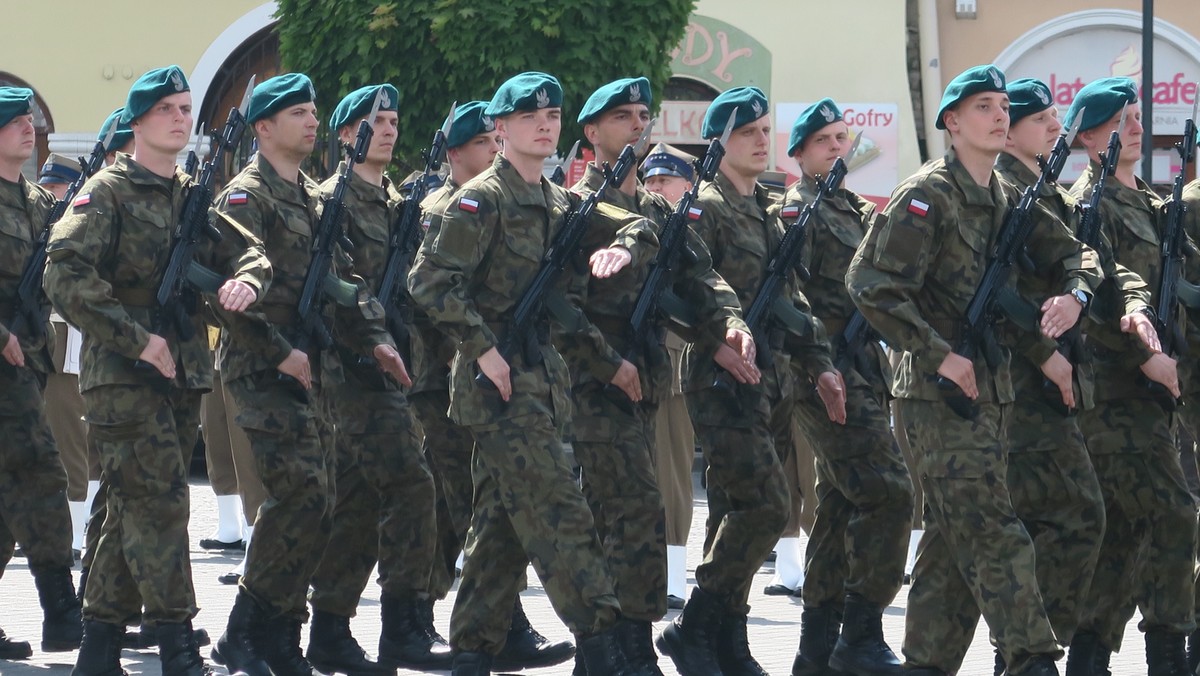 Wczoraj w Rzeszowie odbyło się uroczyste pożegnanie dotychczasowego zastępcy dowódcy 3. Podkarpackiej Brygady Obrony Terytorialnej płk. Artura Barańskiego. W najbliższy poniedziałek obejmie on stanowisko dowódcy 10. Świętokrzyskiej Brygady WOT.