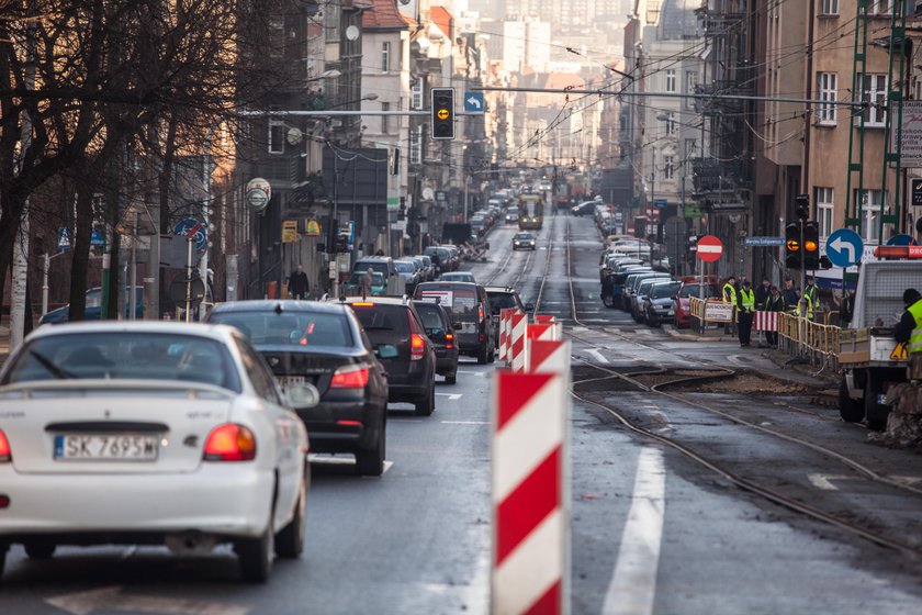 Zakorkowana ulica Kościuszki w Katowicach